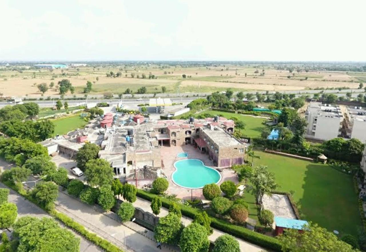 Golden Huts Resorts Rewāri Kültér fotó